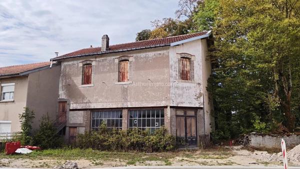 Vente                                                      Maison de village
                        
                     5 pièces                      78 m2                     à Liffol-le-Grand