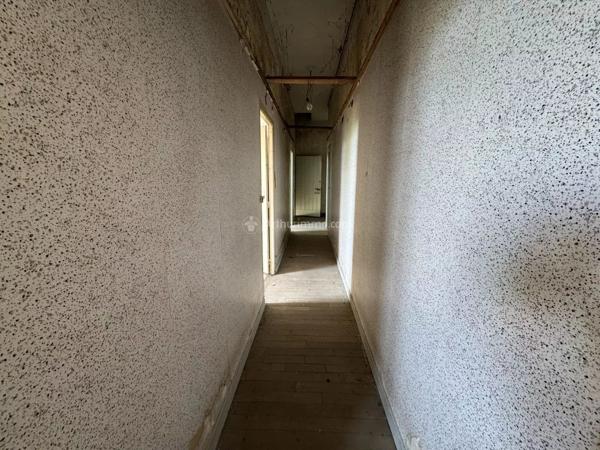 Vente                                                      Maison de village
                        
                     5 pièces                      78 m2                     à Liffol-le-Grand