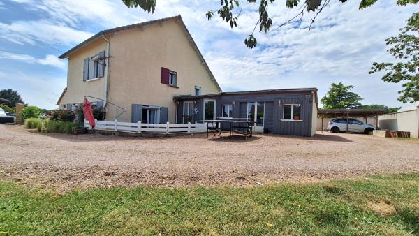 Maison
         5 pièces
        - 133 m²