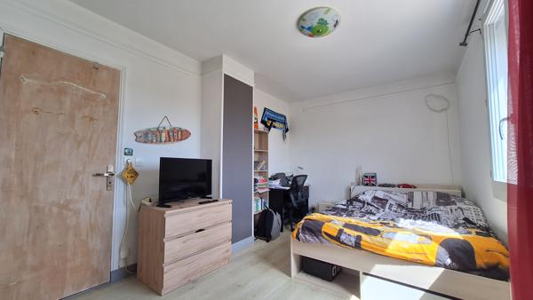 Maison
         5 pièces
        - 133 m²