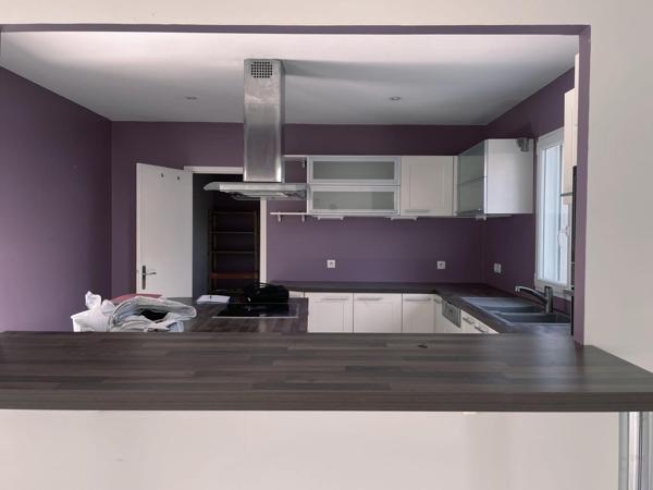 À vendre - Maison contemporaine, 9 pièces située à Saint-Cyr-sur-Loire (37540)