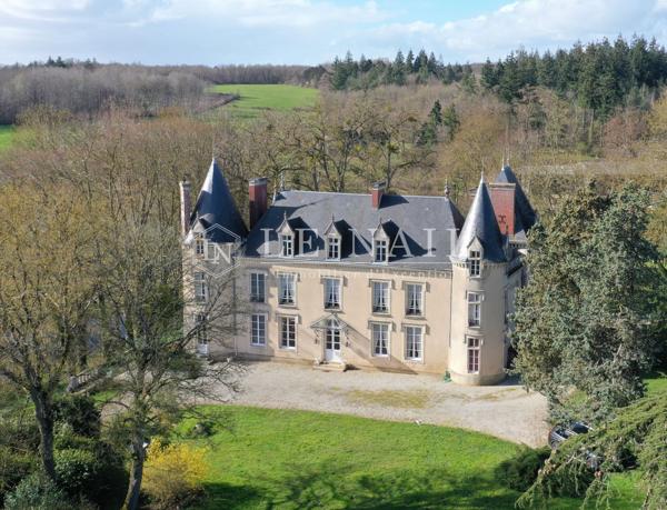 Agréable château du XIXe siècle dans la Sarthe