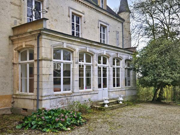 Agréable château du XIXe siècle dans la Sarthe