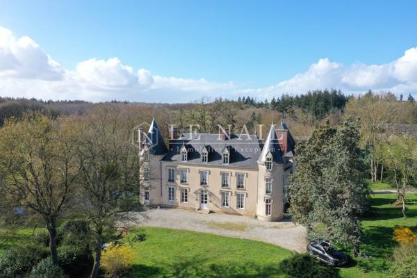 Agréable château du XIXe siècle dans la Sarthe