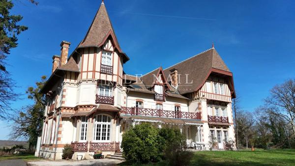 Elégant manoir du XIXe siècle à vendre au Sud de la Bourgogne