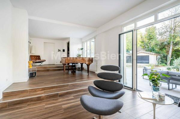 Maison style Hôtel particulier 270 m2 refaite à neuf avec  jardin paysagé et terrasse sud