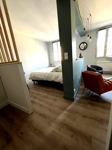 Location / Studio meublé à Niort (79000)