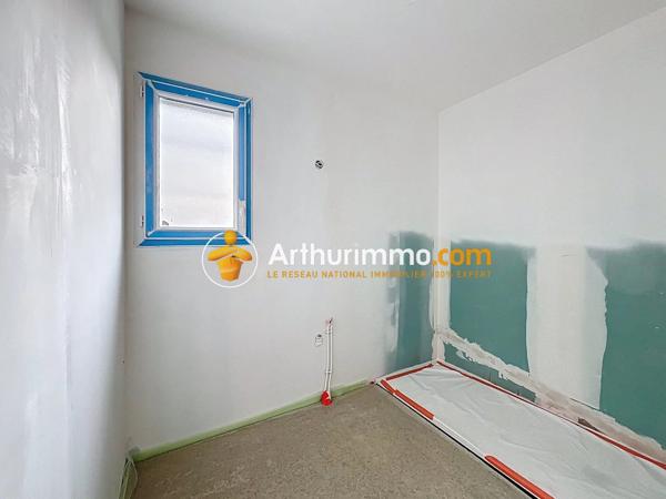 Vente                                                      Appartement
                        
                     2 pièces                      53 m2                     à Vaulx-Milieu