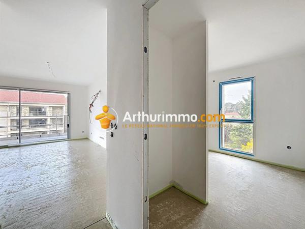 Vente                                                      Appartement
                        
                     2 pièces                      53 m2                     à Vaulx-Milieu