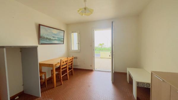 SAINT NIC - vente à 100 m de la plage - appartement T2 bis de 20 m² habitable - Tarasse - Parking privé