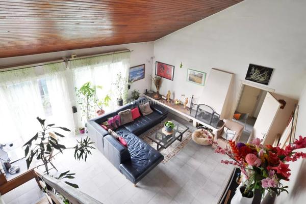 Vente                                                      Maison
                        
                     8 pièces                      165 m2                     à Villeneuve-Saint-Georges