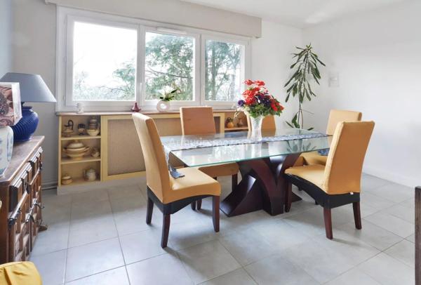 Vente                                                      Maison
                        
                     8 pièces                      165 m2                     à Villeneuve-Saint-Georges