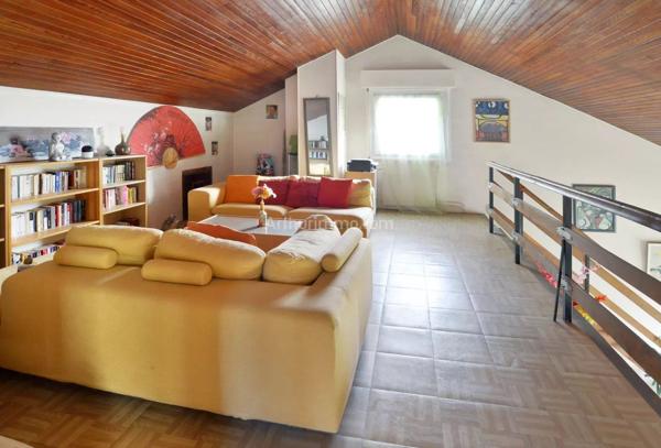 Vente                                                      Maison
                        
                     8 pièces                      165 m2                     à Villeneuve-Saint-Georges