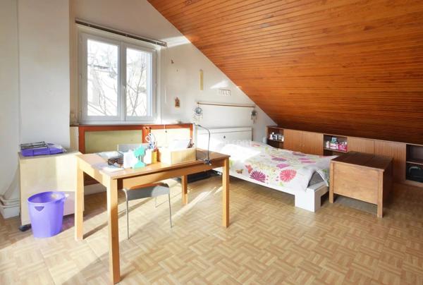 Vente                                                      Maison
                        
                     8 pièces                      165 m2                     à Villeneuve-Saint-Georges