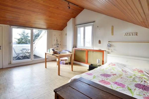 Vente                                                      Maison
                        
                     8 pièces                      165 m2                     à Villeneuve-Saint-Georges