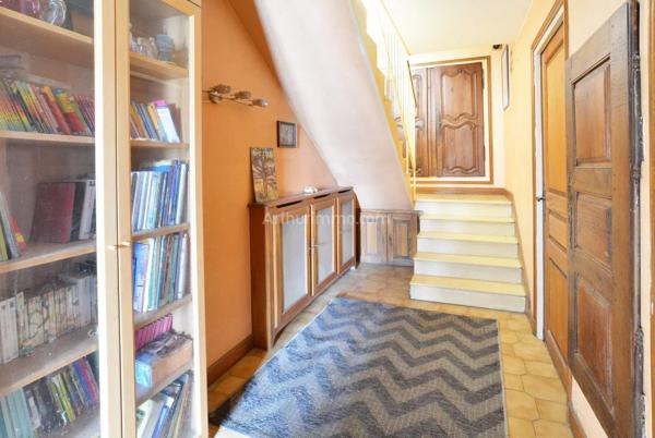 Vente                                                      Maison
                        
                     8 pièces                      165 m2                     à Villeneuve-Saint-Georges
