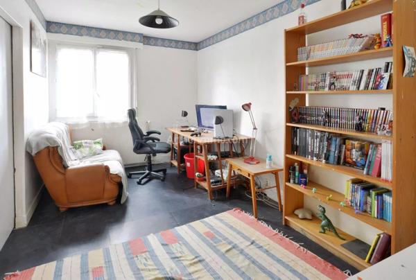 Vente                                                      Maison
                        
                     8 pièces                      165 m2                     à Villeneuve-Saint-Georges