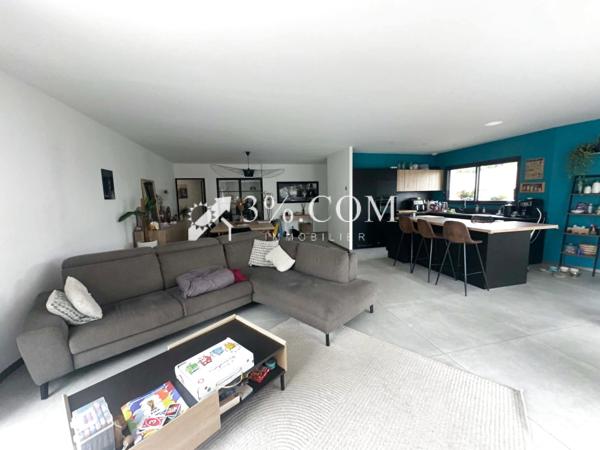 Maison
                                                                                                                                                                                                                                                                                                                        5 pièce(s)                                                                                                                                                                                                          4 chambre(s)                                                                                                                                                                                                          144  m²