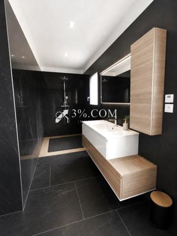 Maison
                                                                                                                                                                                                                                                                                                                        5 pièce(s)                                                                                                                                                                                                          4 chambre(s)                                                                                                                                                                                                          144  m²