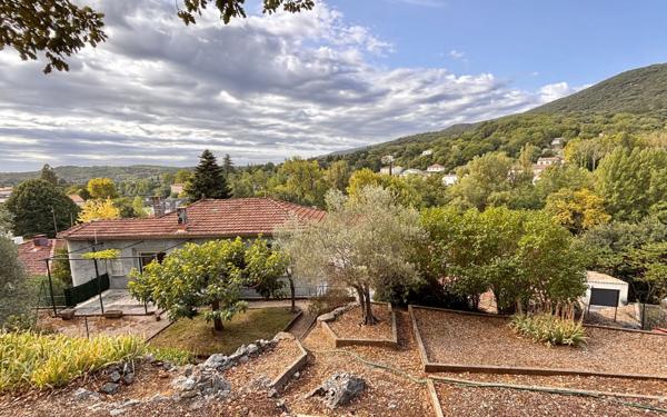 Maison à vendre    5 pièces •  Ganges