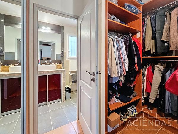 Pélissanne (13330) La vie provençale pratique, au calme et à pied des commodités