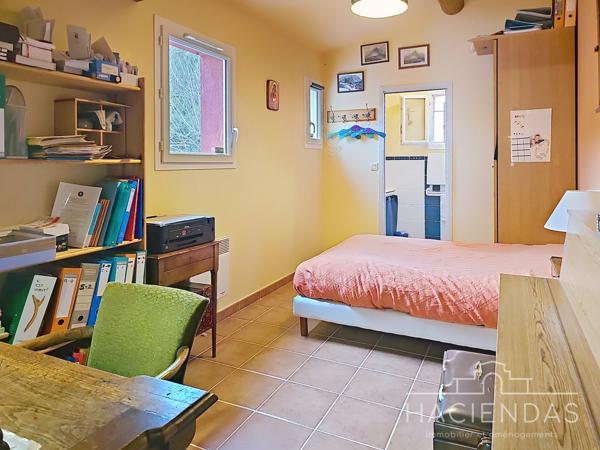 Pélissanne (13330) La vie provençale pratique, au calme et à pied des commodités