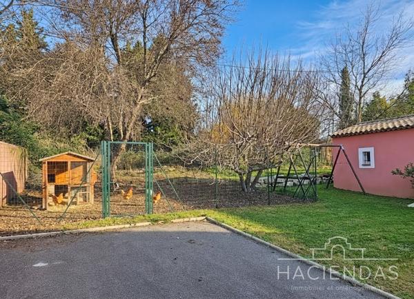 Pélissanne (13330) La vie provençale pratique, au calme et à pied des commodités