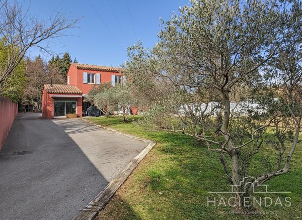 Pélissanne (13330) La vie provençale pratique, au calme et à pied des commodités