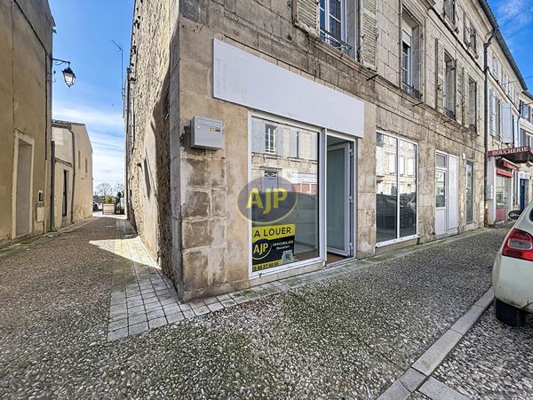 Tonnay Charente : 385 € - AJP Immobilier Rochefort