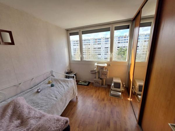 Appartement en Duplex Montant à 12min à pied RER B