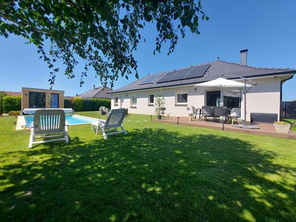 Maison avec Piscine, 3 chambres dans un village proche de Saint-Quentin
