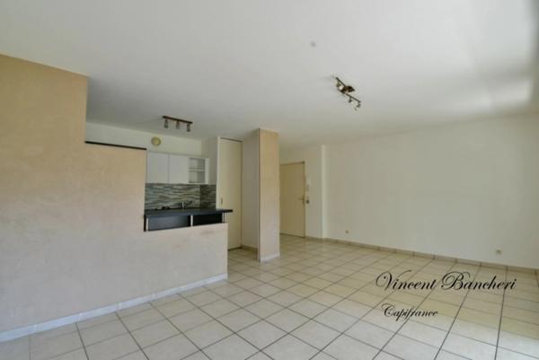 Appartement meublé à louer 3 pièces ANNEMASSE (74) avec balcon, piscine, garage et parking privatif
