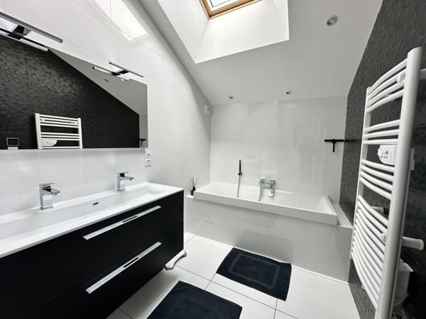 Vente Appartement191 m² - 6 Pièces - LE PUY EN VELAY (43000)