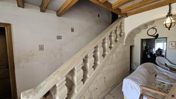 Charentaise de 300 m² à SEMUSSAC
