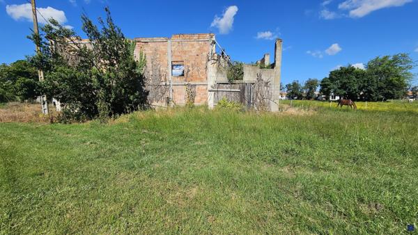 Charentaise de 300 m² à SEMUSSAC