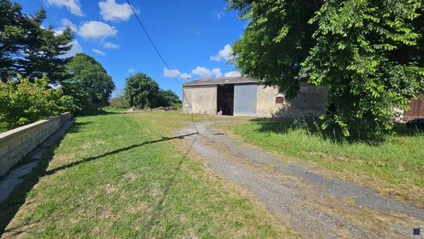 Charentaise de 300 m² à SEMUSSAC