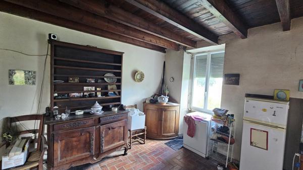 Charentaise de 300 m² à SEMUSSAC