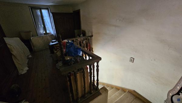 Charentaise de 300 m² à SEMUSSAC