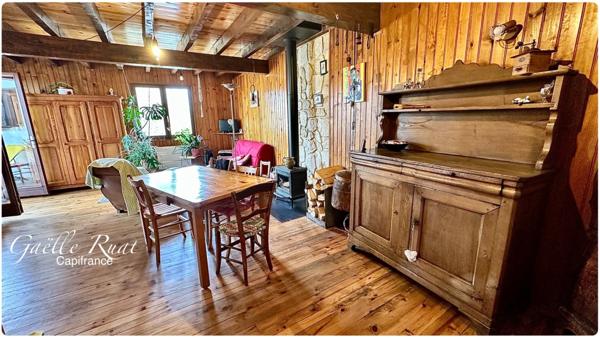 Chalet 3 faces 3 chambres sur parcelle de plus de 800 m² – Exposition sud / sud-ouest – Vue dégagée montagne