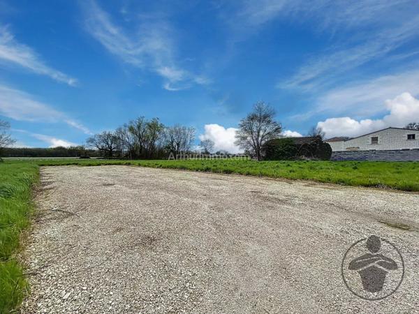 Vente Terrain 924 m2 à Saint-Médard-de-Guizières