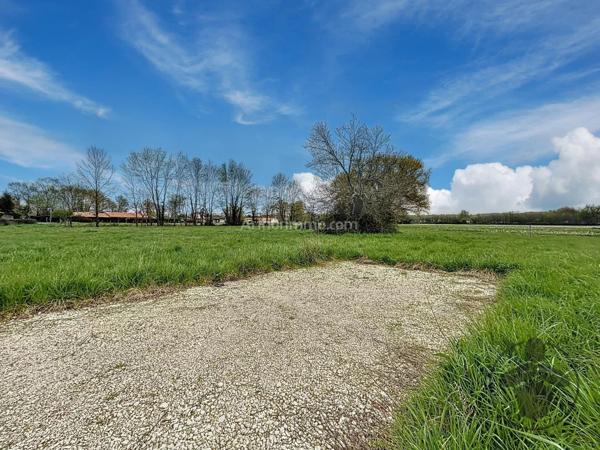 Vente Terrain 924 m2 à Saint-Médard-de-Guizières