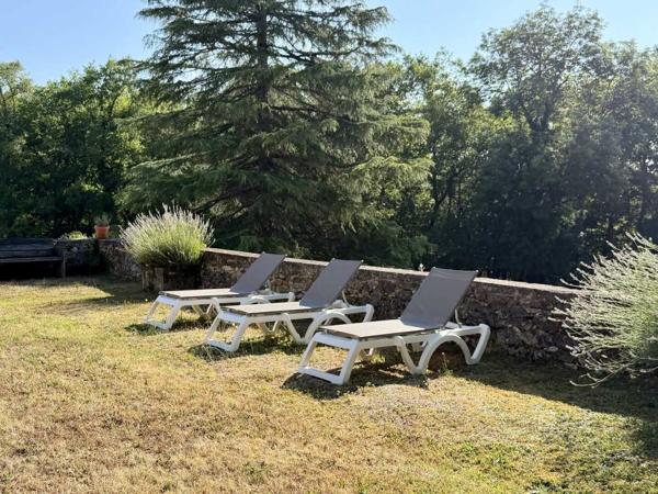 Maison ancienne - Les eyzies Propriété de caractère ade 20 hectares avec maison principale, maison d'amis, piscine, étang et cadre naturel