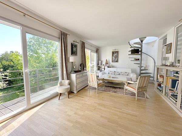 CHAVILLE Rive Droite- Foret des fausses reposes - Maison de 7 pièces au calme d'une impasse . €1 076 000 ** - Référence 694-C