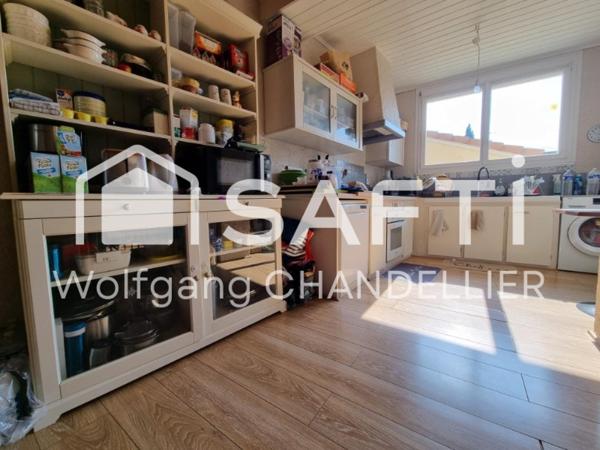 2 garages, panneaux photovoltaïques, véranda, etc...