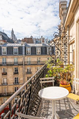 Appartement Paris 18 e - LAMARCK CAULAINCOURT / JULES JOFFRIN