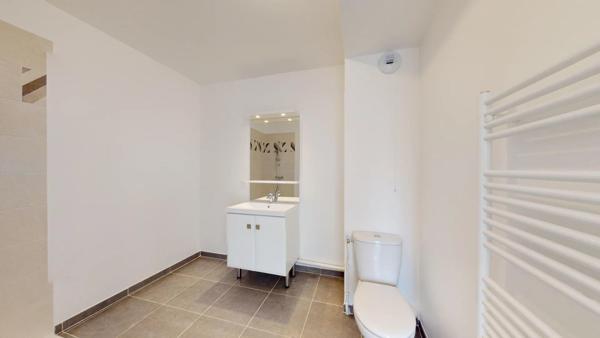 Vente                                                      Studio
                        
                     1 pièces                      33 m2                     à Pontault-Combault