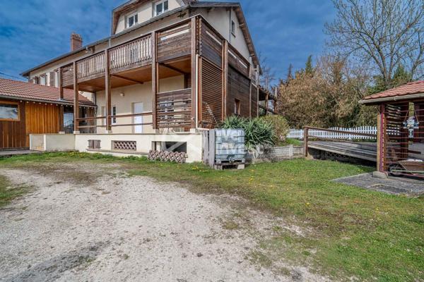 Demeure de caractère 453 m² avec T3, studio, garages et activité locative possible – Fresnes-en-Woëvre