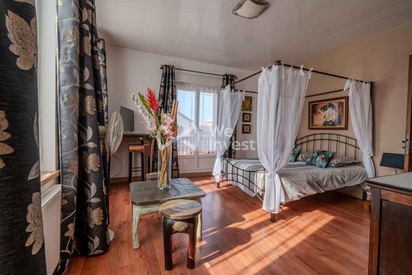 Demeure de caractère 453 m² avec T3, studio, garages et activité locative possible – Fresnes-en-Woëvre
