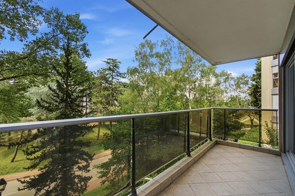 Appartement Saint Germain En Laye 4 pièce(s) 335 400 € **  - Référence  18512