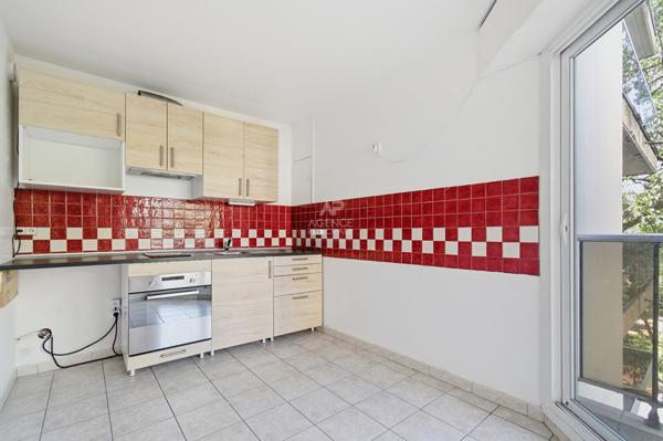 Appartement Saint Germain En Laye 4 pièce(s) 335 400 € **  - Référence  18512